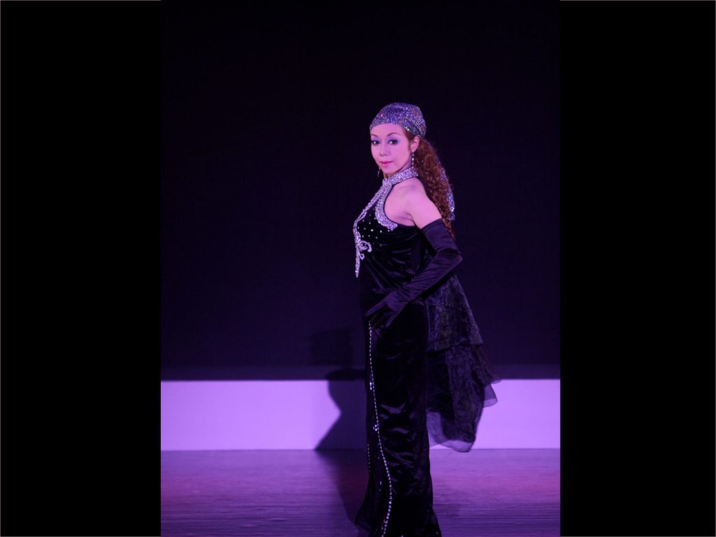 桐生の舞台、ダンスシーンの写真