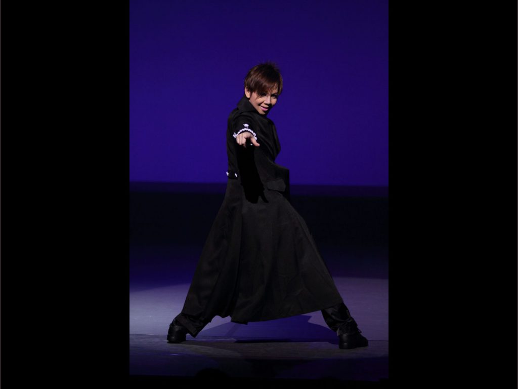 谷口真実子のソロダンスの場面の写真